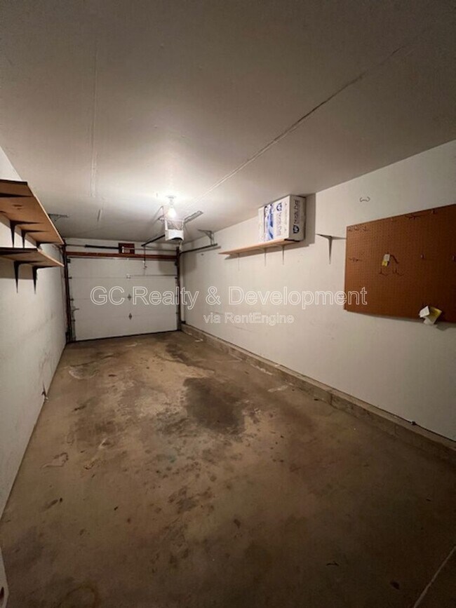 Building Photo - 0N155 Windermere Rd