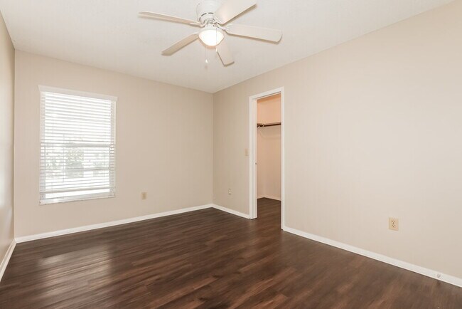 Building Photo - 1611 Bent Pine Way