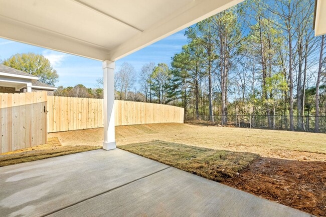 Building Photo - 1/2 off 1st months rent if you sign a lease by 6/1/26!