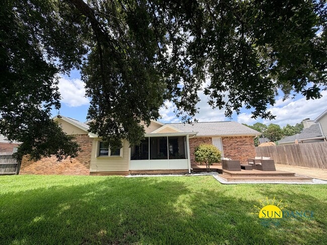 Building Photo - 541 E Timberlake Dr