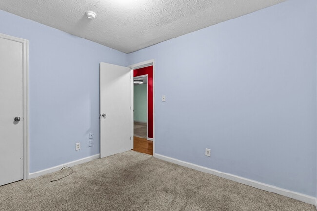 Building Photo - 214 Manchester Rd