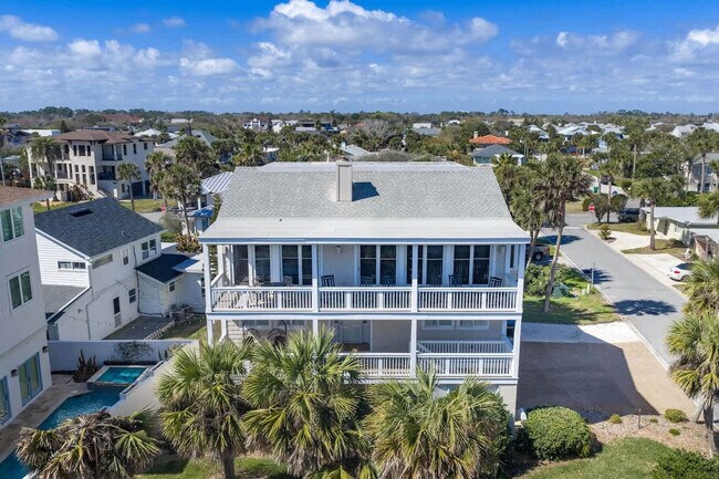 Building Photo - 2900 Ocean Dr S