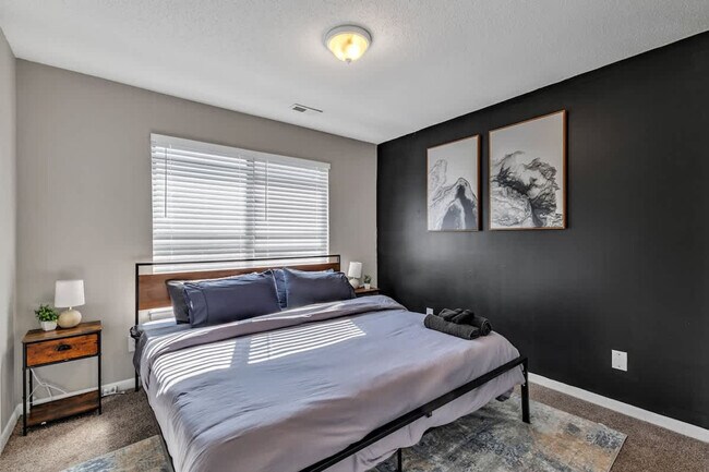 Building Photo - 3201 Stones Throw Ln