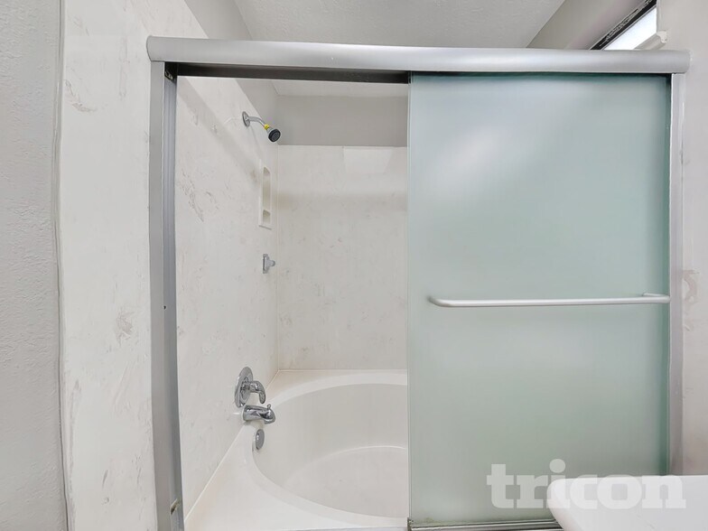 Building Photo - 6401 Prairie Sage Dr NW