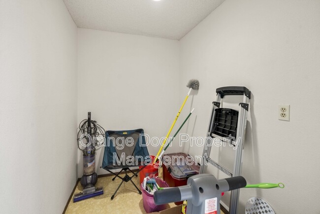 Building Photo - 7304 N Skyview Pl