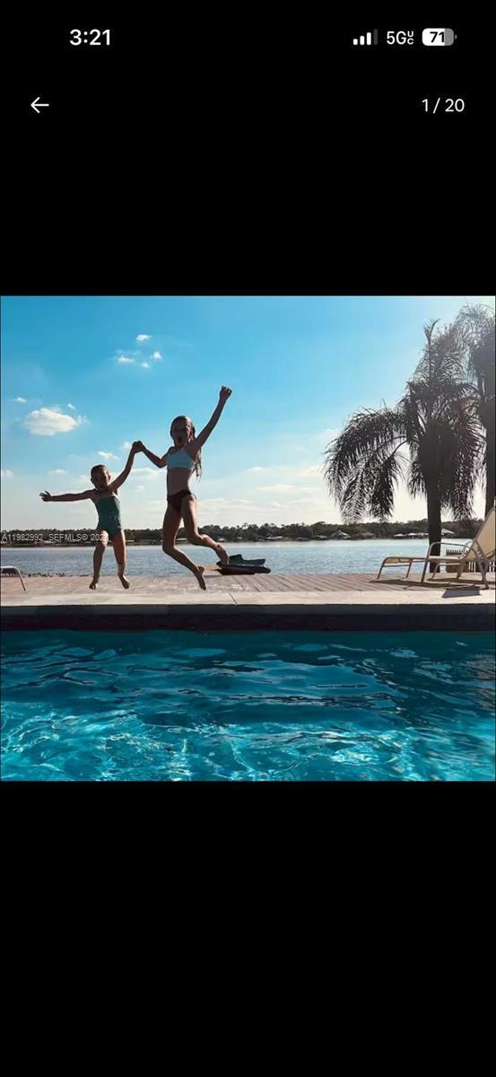 Building Photo - 3116 Tanglewylde Ave