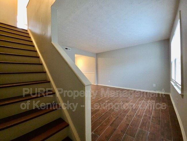 Building Photo - 305 Lake St