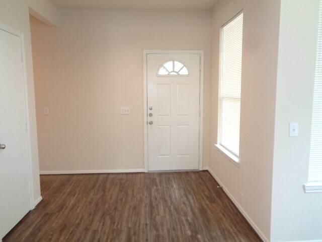 Building Photo - 2831 Feather Green Trail