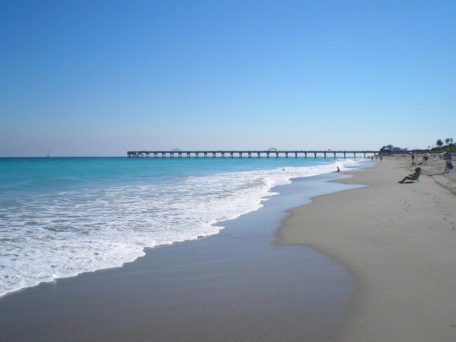 Building Photo - 1605 US-1