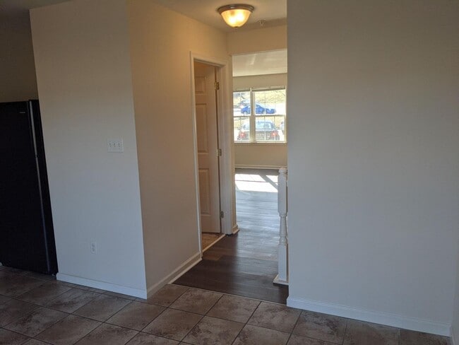 Building Photo - 3 Bedroom Townhouse For Rent in Charming Waynesboro, PA