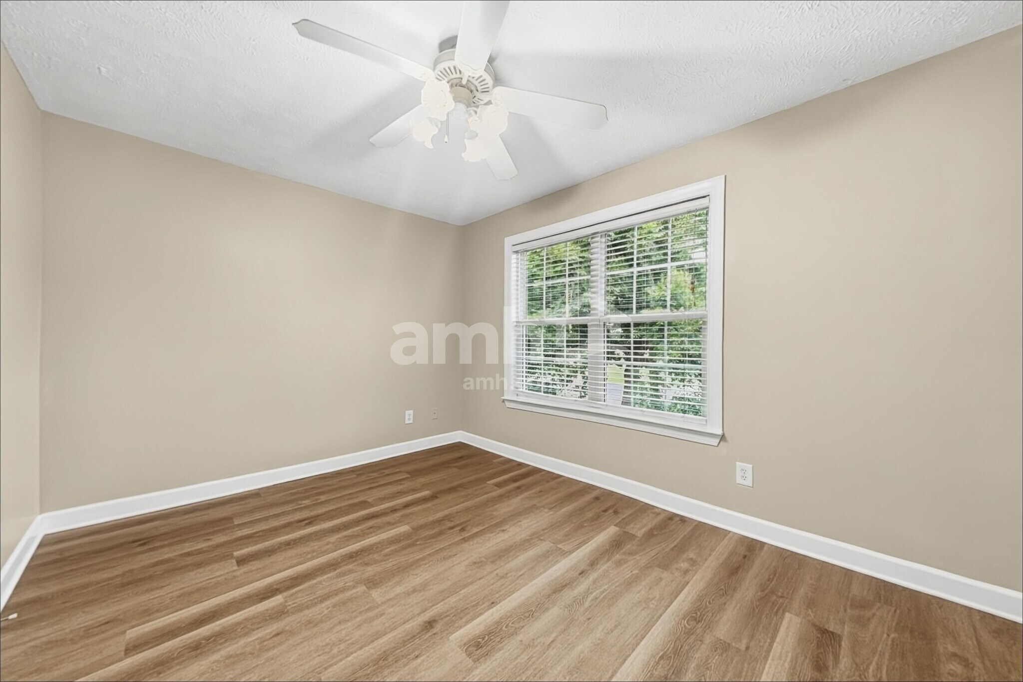 Building Photo - 612 Pointe Clear Dr
