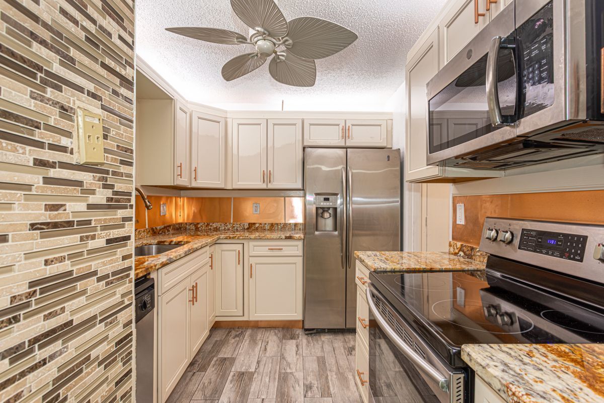 Building Photo - 202 Sparrow Dr
