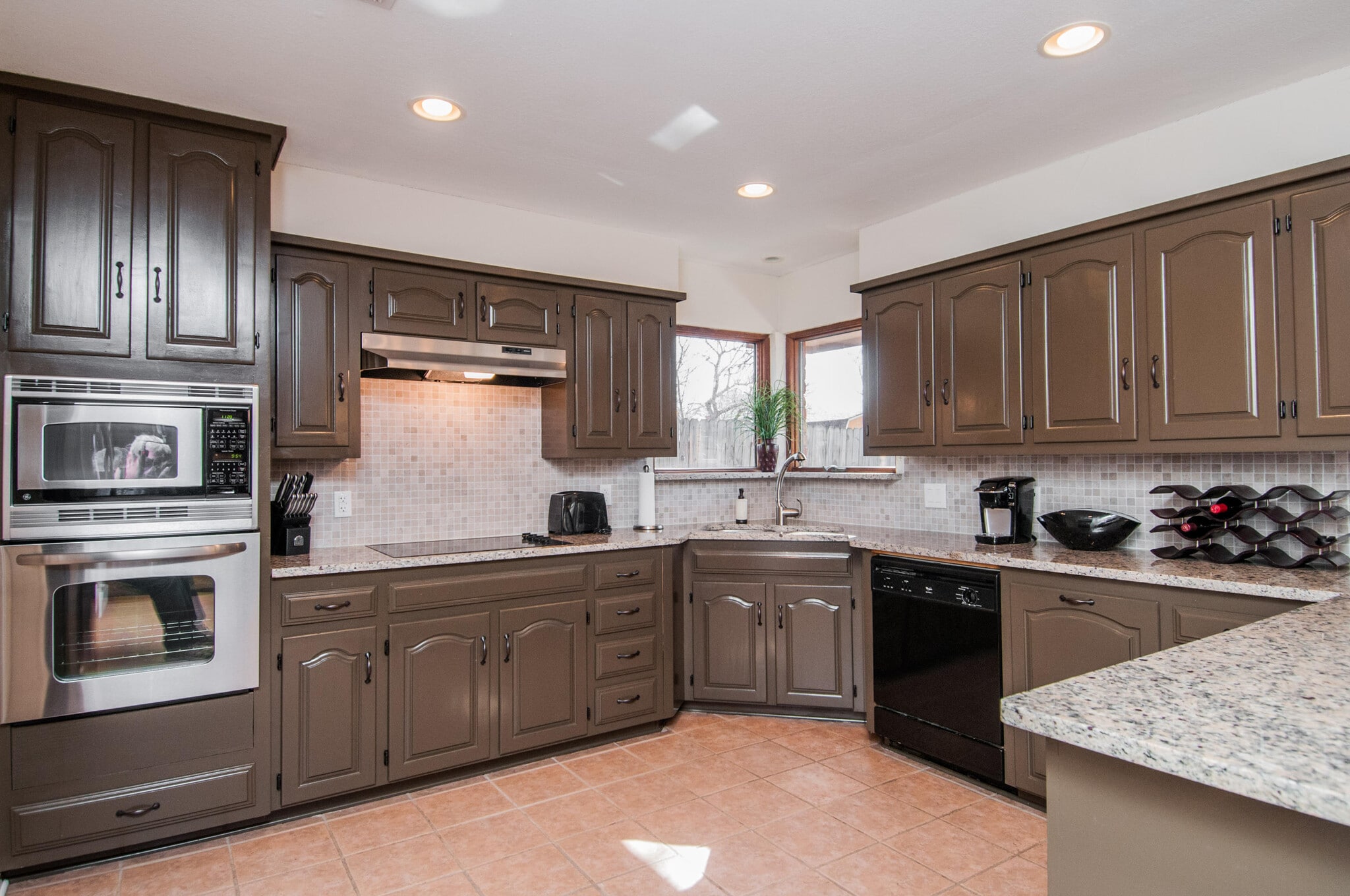 Building Photo - 2947 Southridge Dr