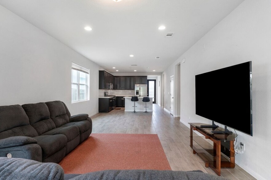 Building Photo - 420 Winding Hollow Ln