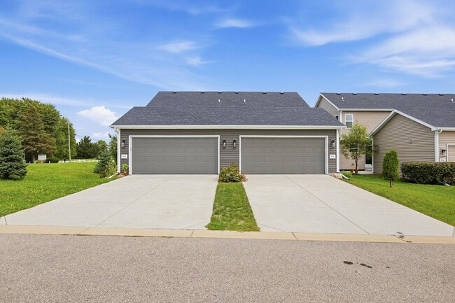 Building Photo - 6158 Driscoll Dr