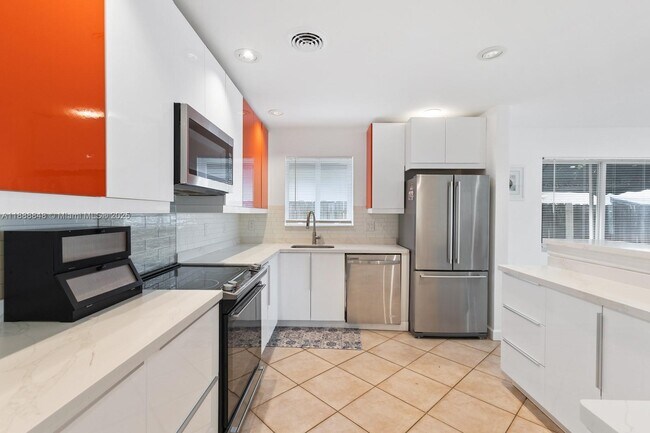 Building Photo - 1406 Polk St