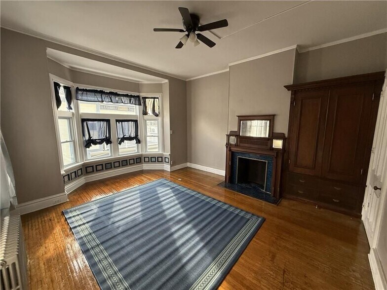 Building Photo - 20 Elm St