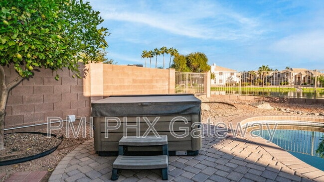 Building Photo - 1891 E Oasis Dr