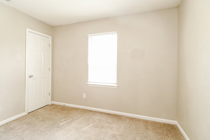 Building Photo - 5805 Bridgeway Dr