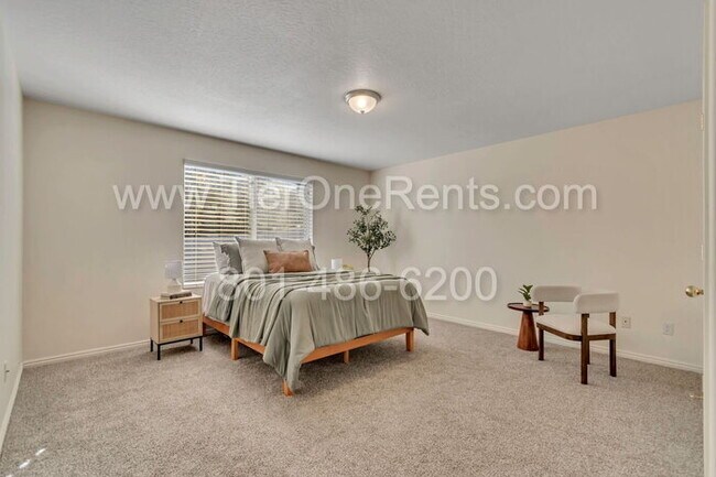 Building Photo - This property offers a NO DEPOSIT option available wit Obligo!