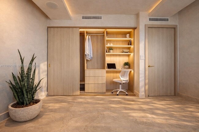 Building Photo - 1000 West Ave