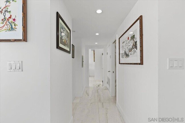 Building Photo - 1830 Avenida Del Mundo