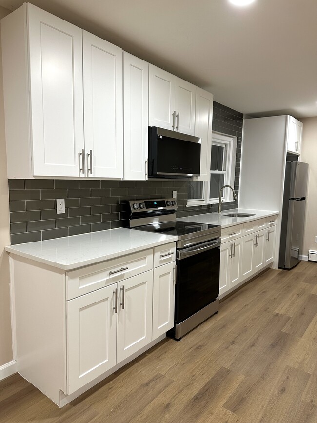 Building Photo - 23 Allview Ave