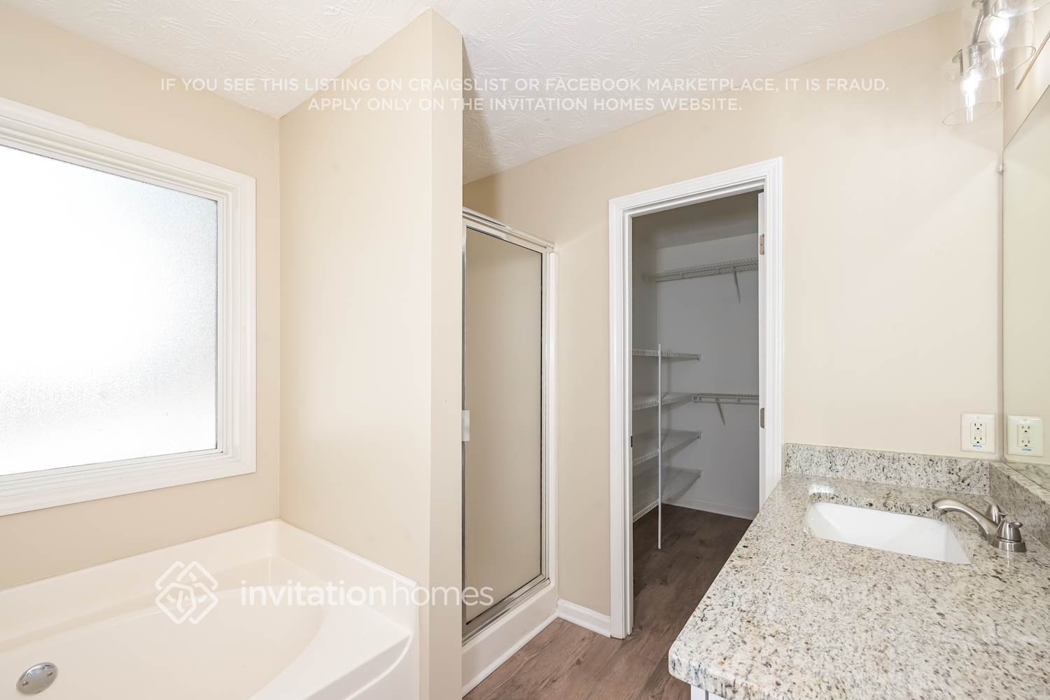 Building Photo - 2990 Lenora Springs Dr