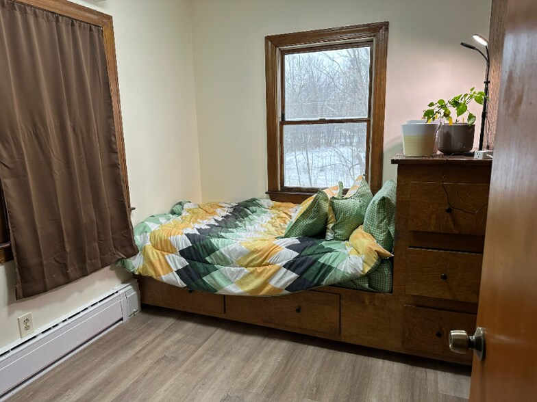 Building Photo - 340 Granite Hill Rd