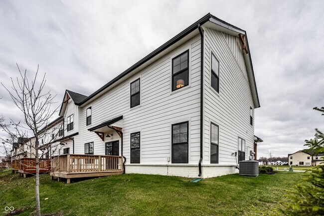 Building Photo - 17491 Fetzer Ct