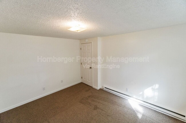 Building Photo - 2618 S Blake Rd