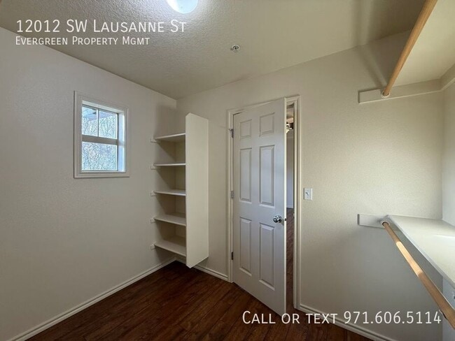 Building Photo - 12012 SW Lausanne St