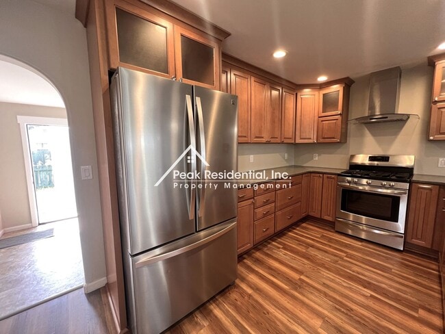 Building Photo - Updated Sacramento 2bd/1ba House Near UCD!