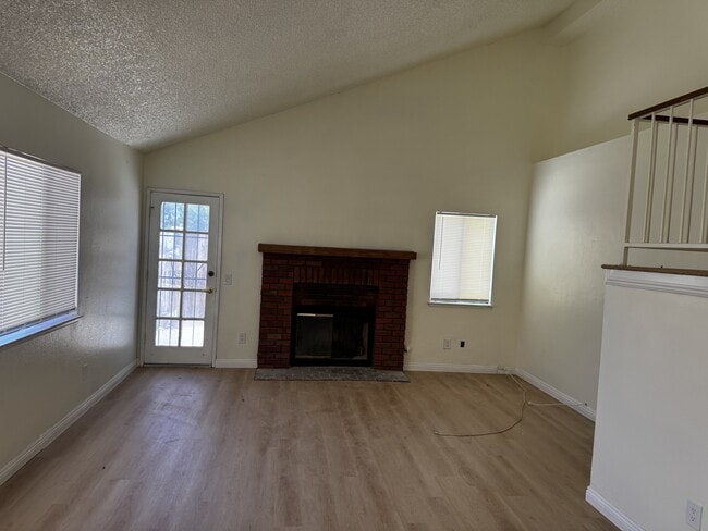 Building Photo - 16280 Jasmine St