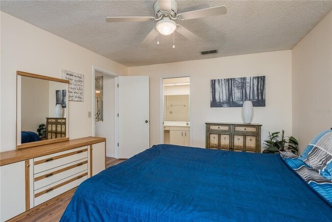 Building Photo - 2713 Countryside Blvd