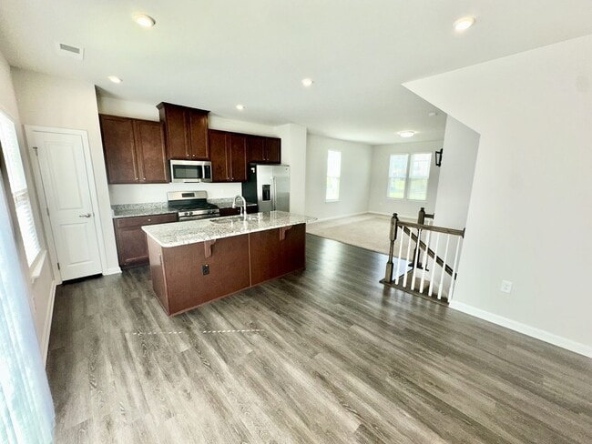 Building Photo - Amazing 3BD, 2.5BA End-Unit Townhome with 4th Bonus Room in the Heart of Durham