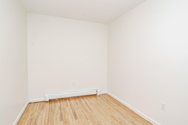 Building Photo - 1337 Park Pl