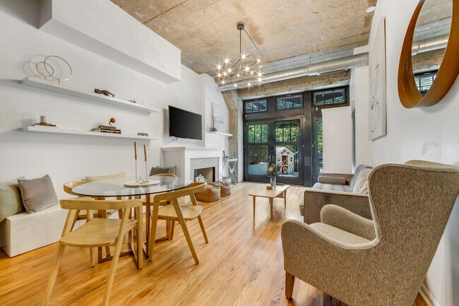 Building Photo - 1151 W 15th St