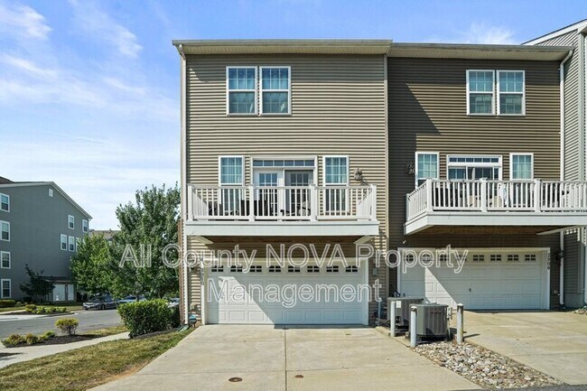 Building Photo - 2910 Pinebrook Rd