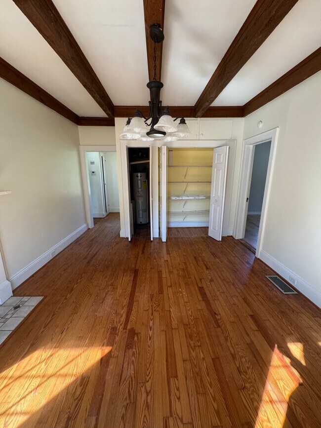 Building Photo - 207 Edgemont Ave