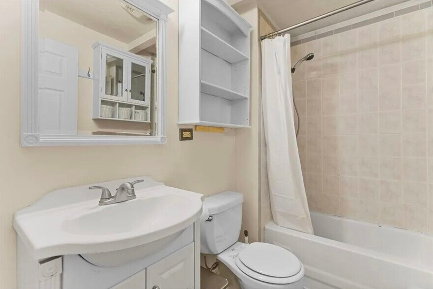 Bathroom - 333 Groveland St