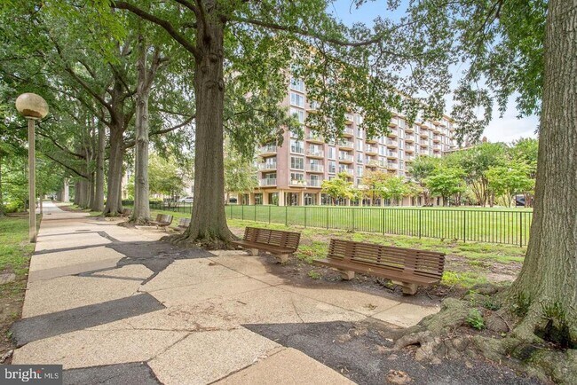 Building Photo - 560 N St SW