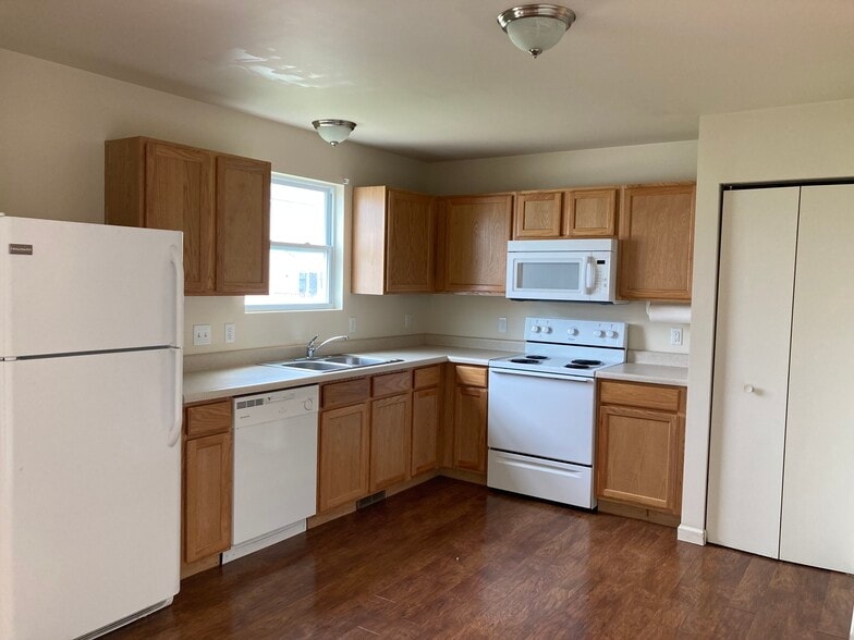 Building Photo - 8413 Walnut Hill