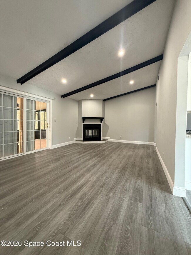 Building Photo - 130 Cascade Ave SE