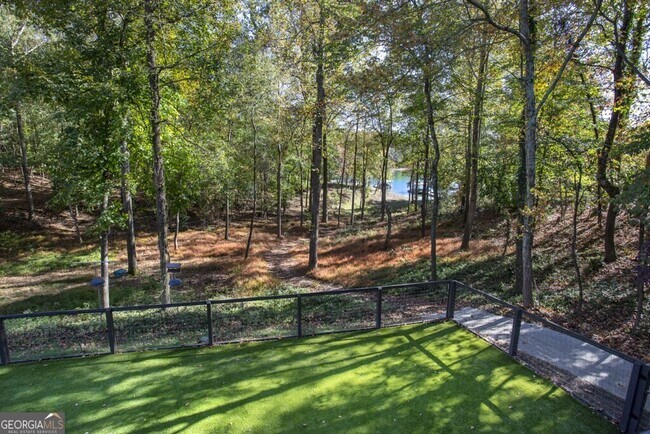 Building Photo - 8885 Bay Dr