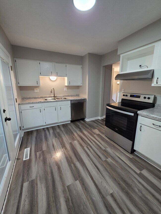 Building Photo - 1024 Spring St