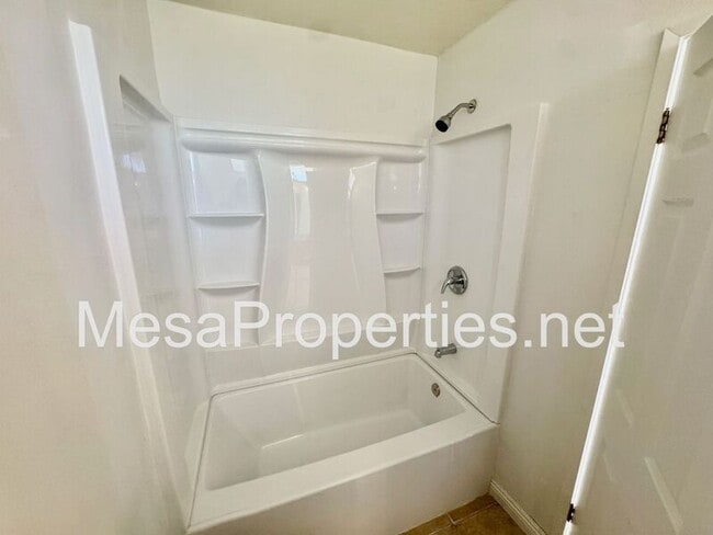 Building Photo - 21010 E Cypress St