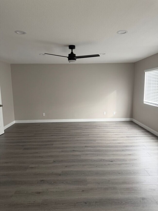 Building Photo - Eastvale 2 story beauty