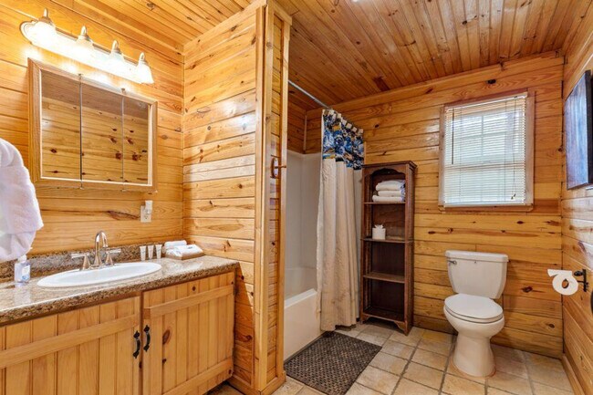 Building Photo - 3905 Fern Brook Way