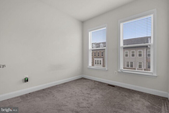 Building Photo - 17357 Redshank Rd